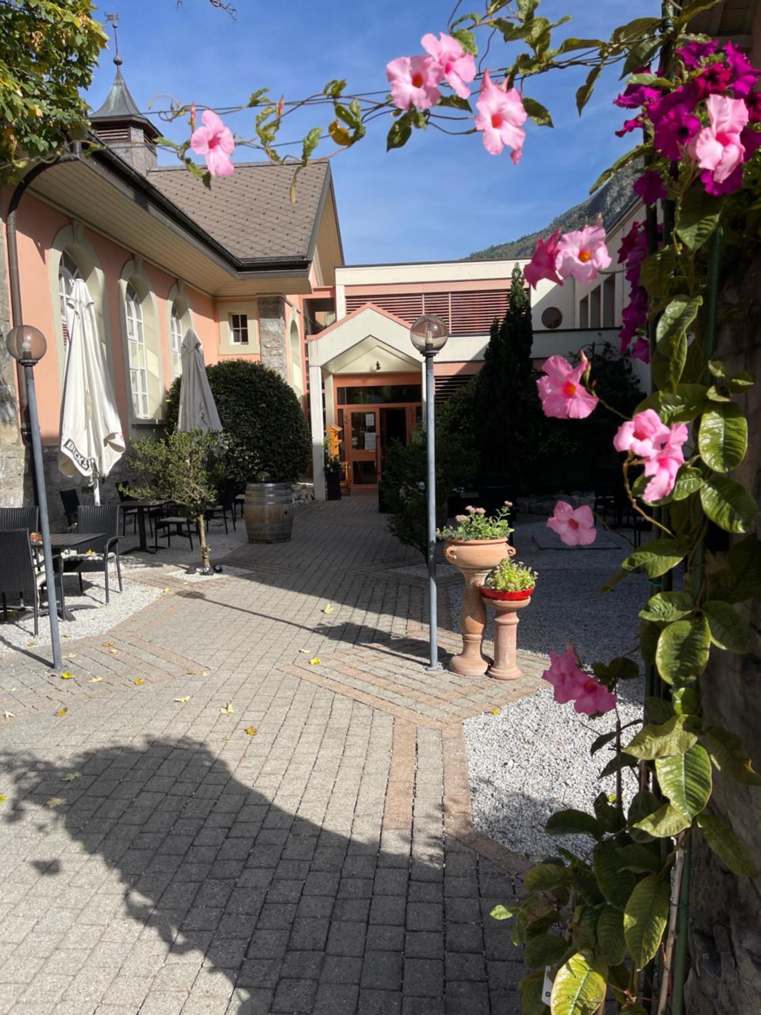 Hotel Les Berges Chippis Exterior foto