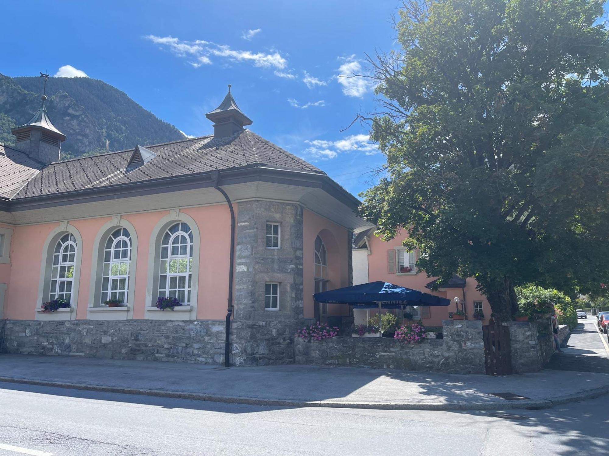 Hotel Les Berges Chippis Exterior foto